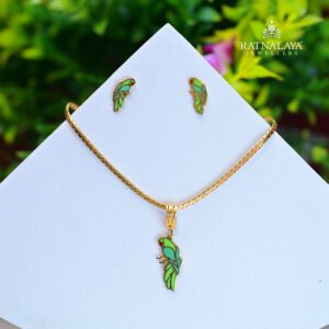 Gold Baby Parrot Pendant Set