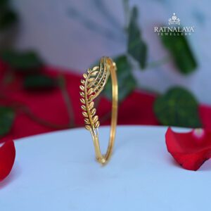 22k Gold Ladies Hand Bracelet