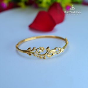 Beautiful Flower Bracelet for Women