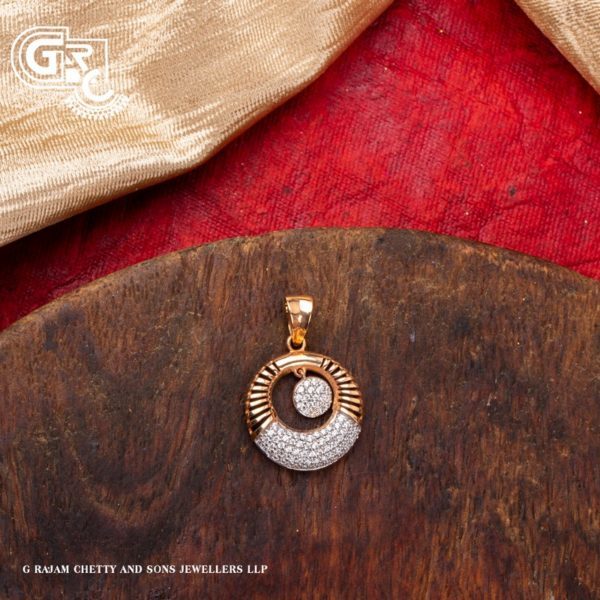 classic casual pendant