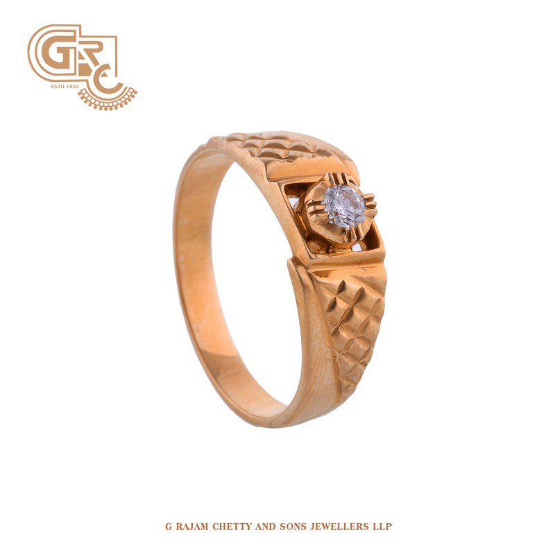 Single diamond ring