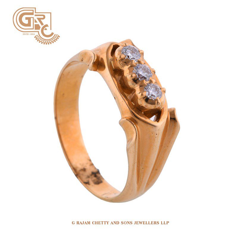 Triple diamond ring