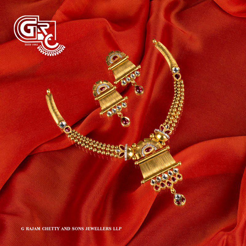 Fancy Kundan Necklace Set