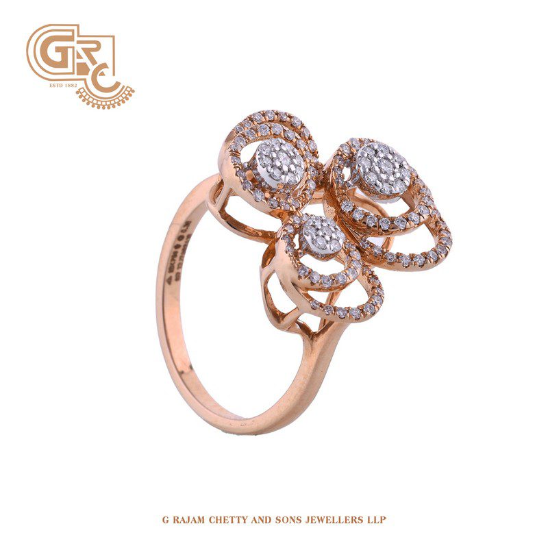 Flashy diamond ring