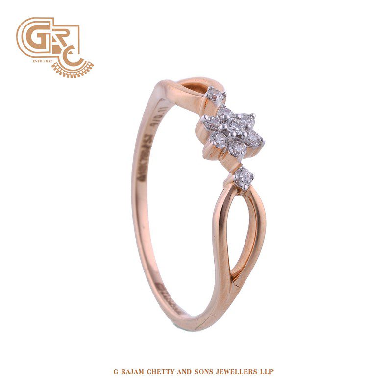 Floral diamond ring