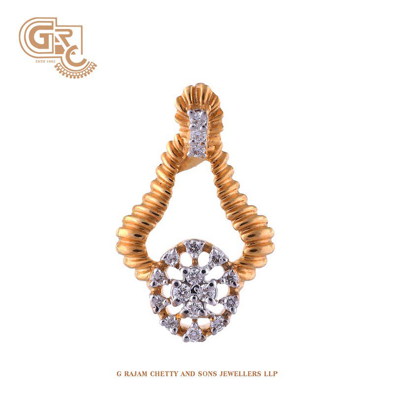 Remarkable diamond pendant