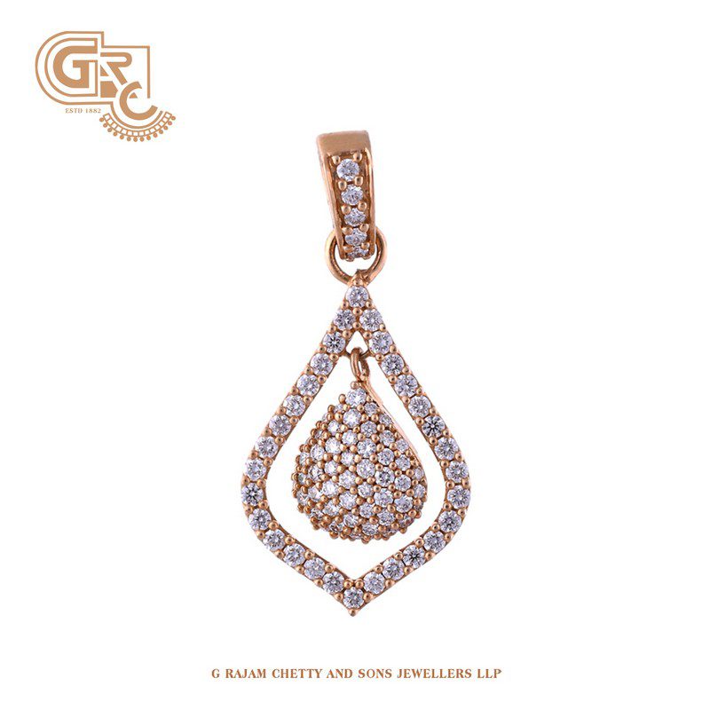 Exemplary pendant set