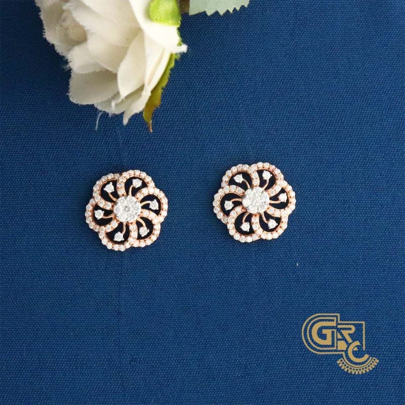 DIAMOND STUDS 18KT