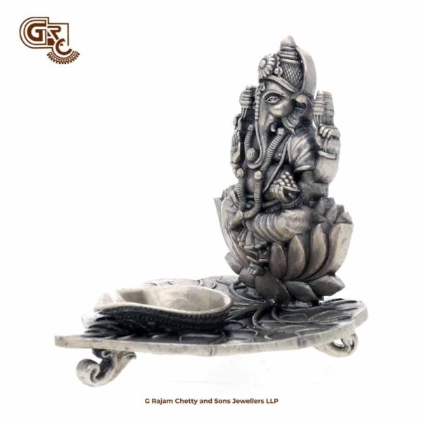 Lord Vinayagar Antique Deepam