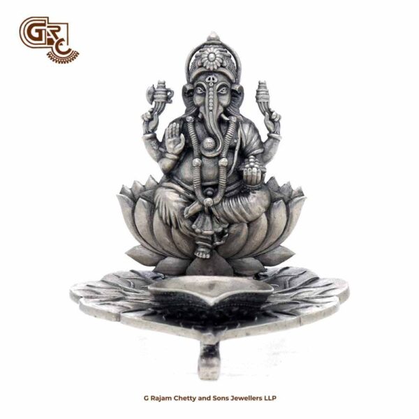 Lord Vinayagar Antique Deepam