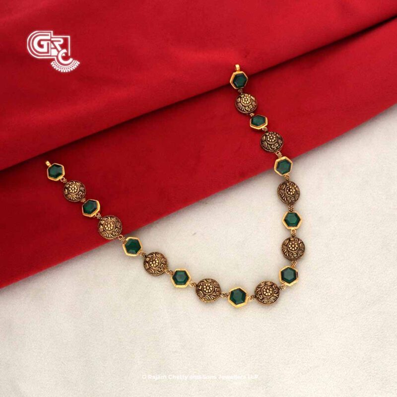 Antique Elegant Green Stone Necklace