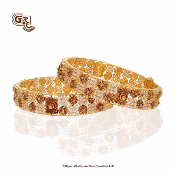 Elagent Luxury Glitering Stone Antique Bangles