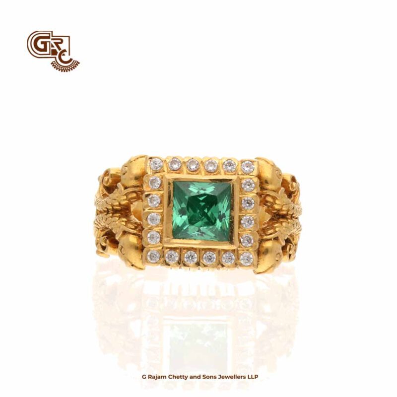 Gelittering Green Stone With Fish Floral Ring