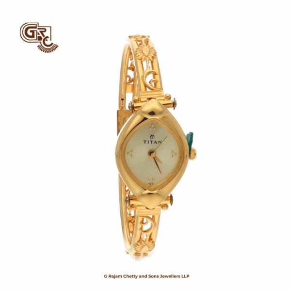 Elegant Engravings Round Women Fancy Watch