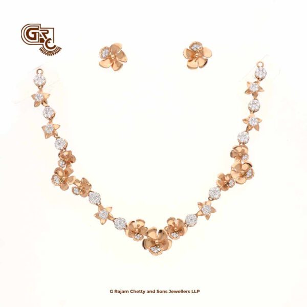 Floral Glittering Stone Fancy 18K Necklace With Earring