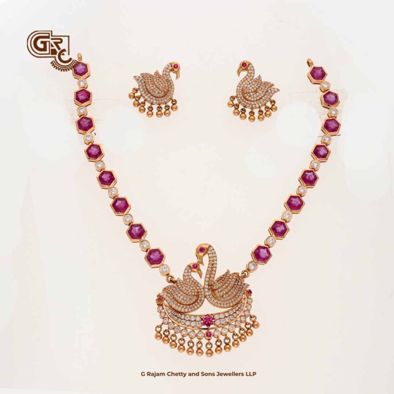 Luxury Uniques Annam Glittering Stone Necklace