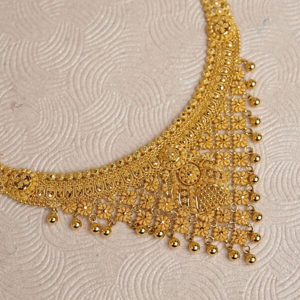 NECKLACE 22