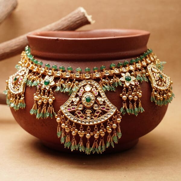NECKLACE 22