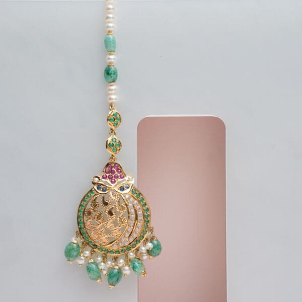 22Kt Yellow Gold Green And Pink Mang Tika TK22/40