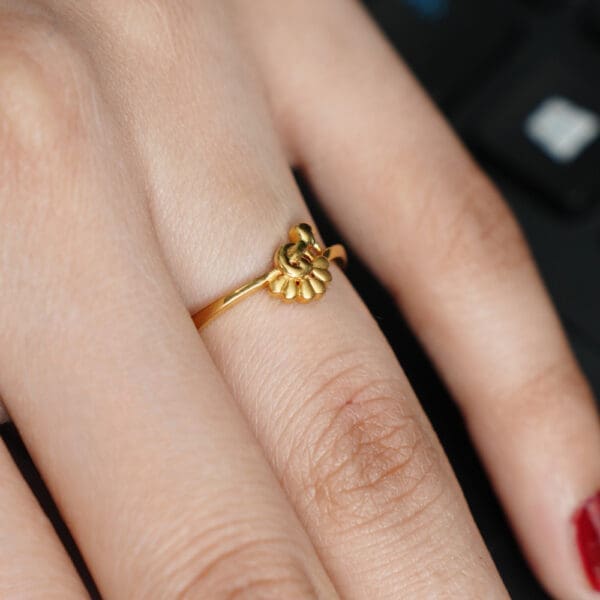 22Kt Minimal Flower Heart Ring RL22/1894