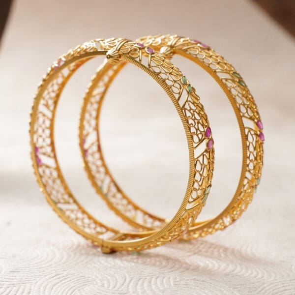 22Kt Yellow Gold Pair Of Bangles KR22/75