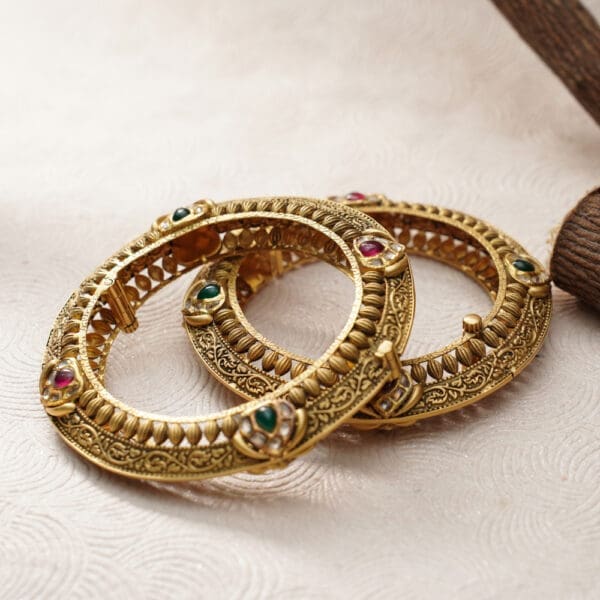 22Kt Antique Gold Pair of Bangles KR22/63