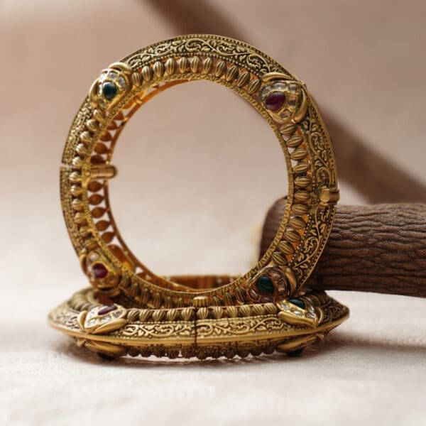 22Kt Antique Gold Pair of Bangles KR22/63