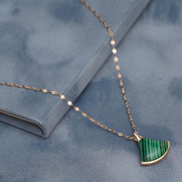 CHAIN 18