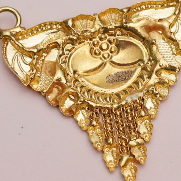18Kt Yellow Gold Pendant for Mangalsutra PD18/46