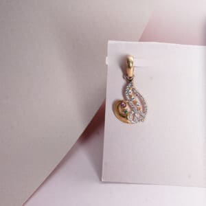 18 Kt Yellow Gold with Diamond Pendant LC18/333