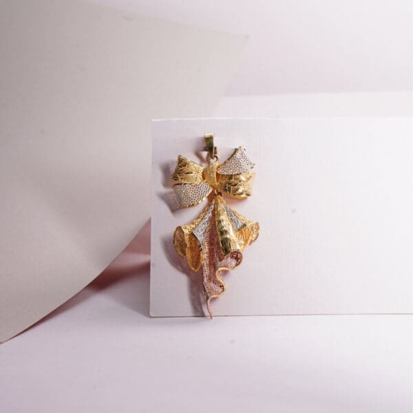 22Kt Yellow And White Gold Pandant For her LC22/104