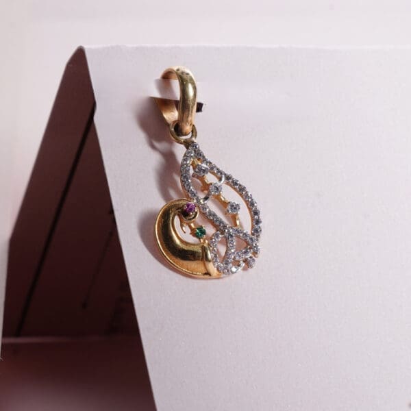 18 Kt Yellow Gold with Diamond Pendant LC18/333