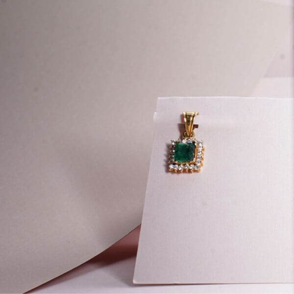18 Kt Yellow Gold Pendant LC18/457