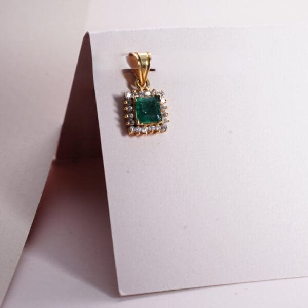 18 Kt Yellow Gold Pendant LC18/457
