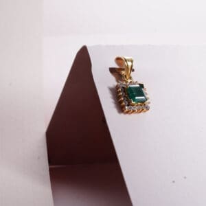 18 Kt Yellow Gold Pendant LC18/457