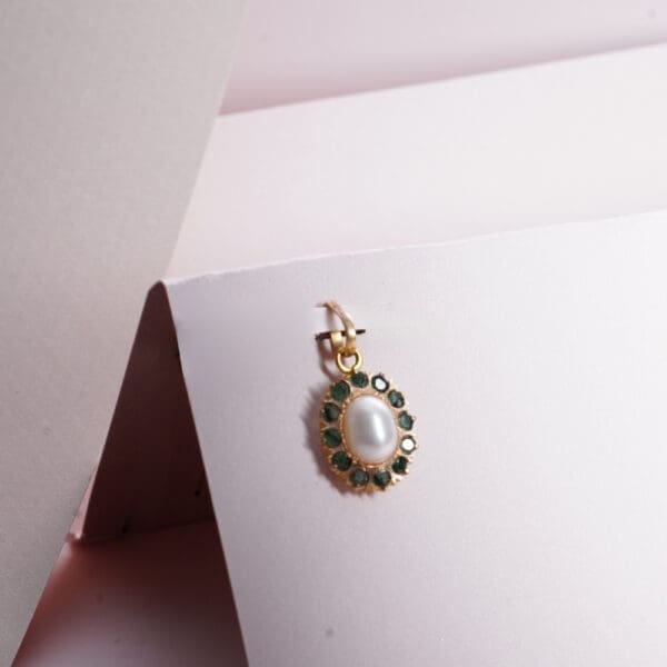 18Kt Gold Pearl Pendant For Her LC18/463