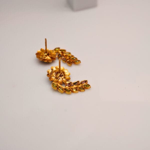 18kt Gold Stud Mininal Earrings TP18/156
