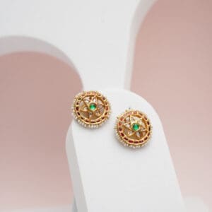 22Kt Gold Pearl Kundan Tops/ Earrings TP22/61 22Kt Gold Pearl Kundan Tops/ Earrings TP22/61