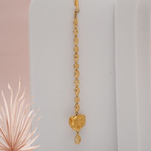 22Kt Yellow Gold Heart Maang Teeka TK22/26