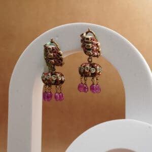 Regal Radiance: 18kt Gold Kundan Polki Earrings PKE18/37