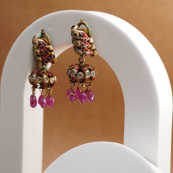 Regal Radiance: 18kt Gold Kundan Polki Earrings PKE18/37